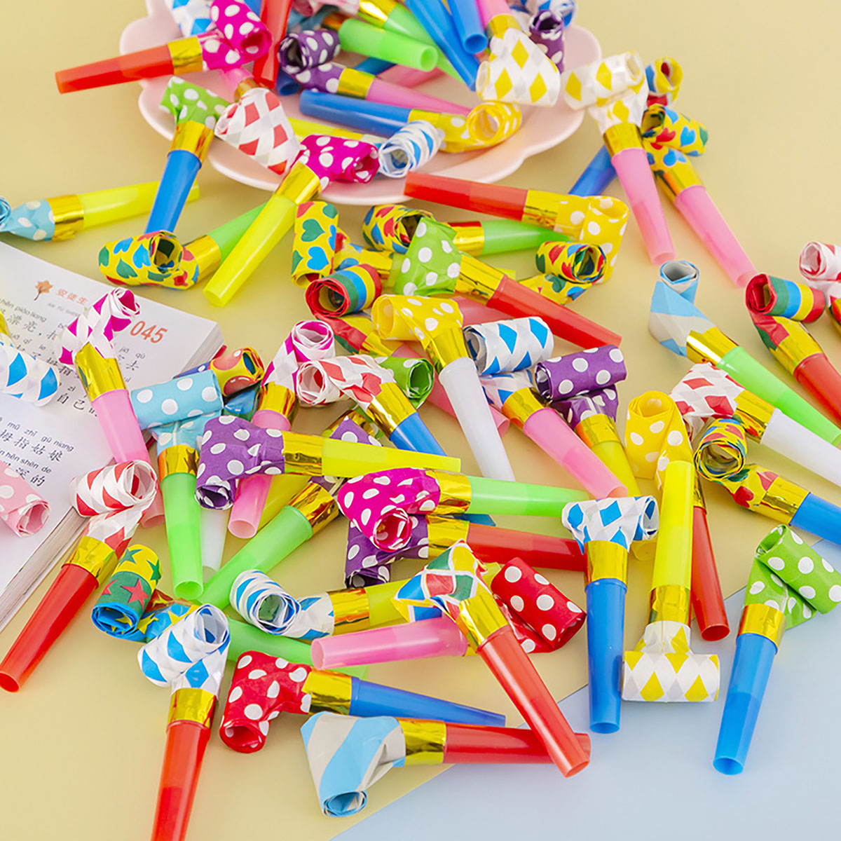 30PCS Colorful Whistles Toy Fu - огляд і ціна Party Games Adult Birthday
